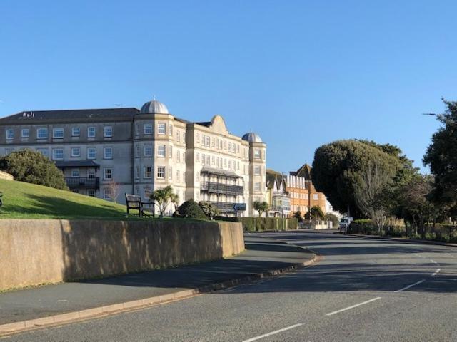 Caledonia Summertime Villa Jaywick Sands Exteriör bild